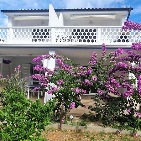 Garden Apartments Đảo Krk Ngoại thất bức ảnh